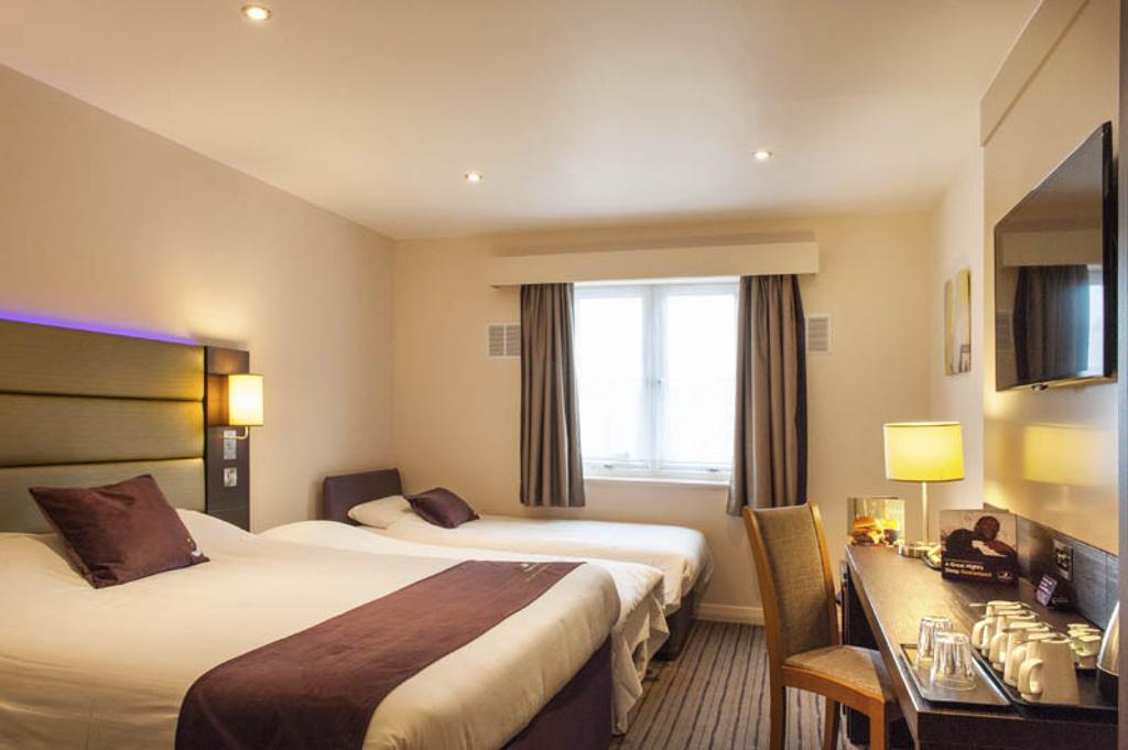 Premier Inn Peterborough - Ferry Meadows Экстерьер фото