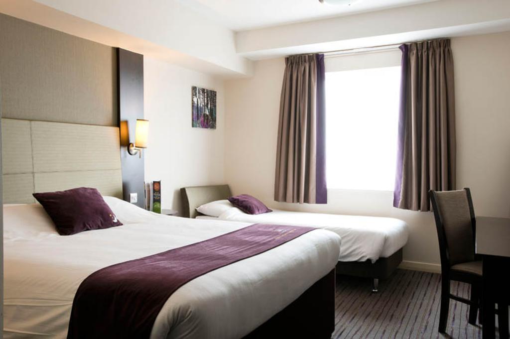 Premier Inn Peterborough - Ferry Meadows Экстерьер фото