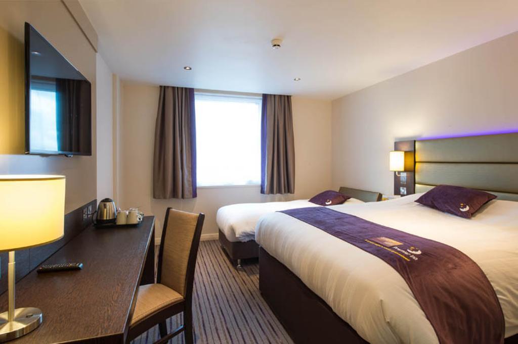 Premier Inn Peterborough - Ferry Meadows Экстерьер фото