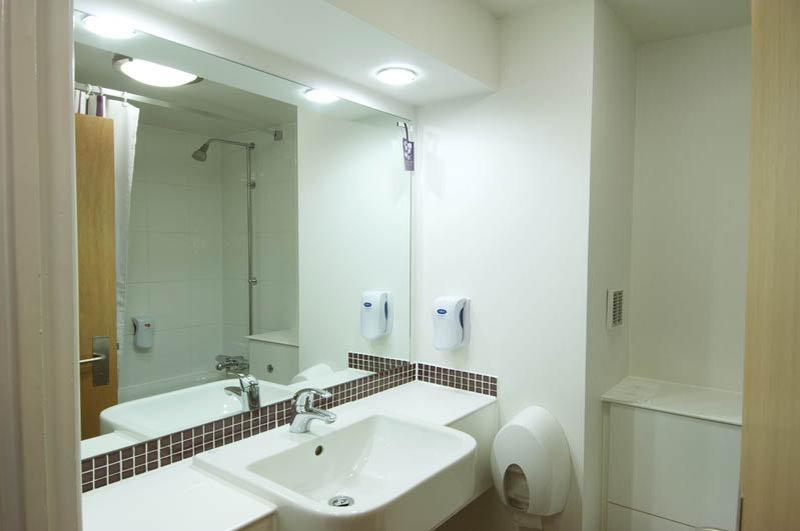 Premier Inn Peterborough - Ferry Meadows Экстерьер фото