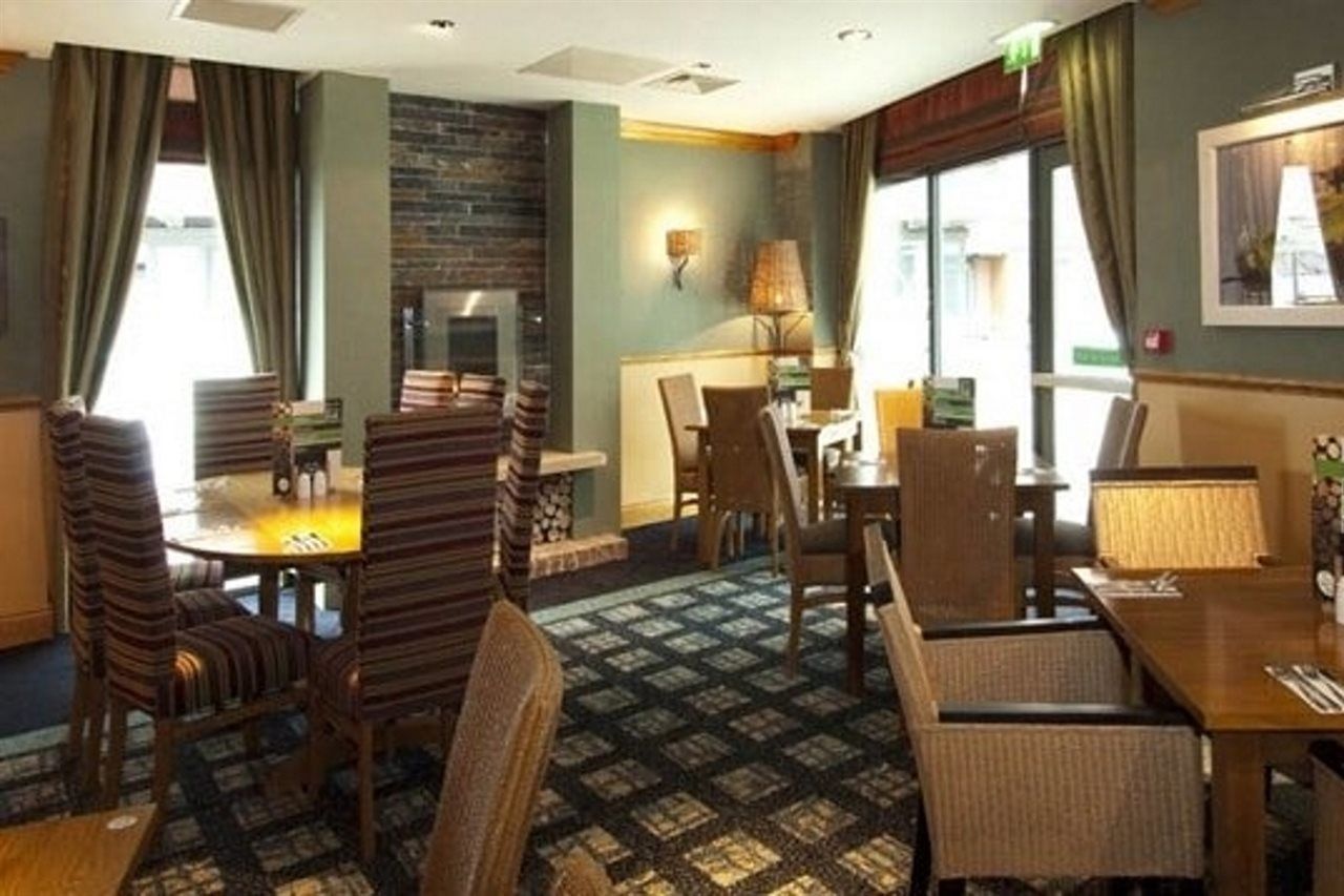 Premier Inn Peterborough - Ferry Meadows Экстерьер фото